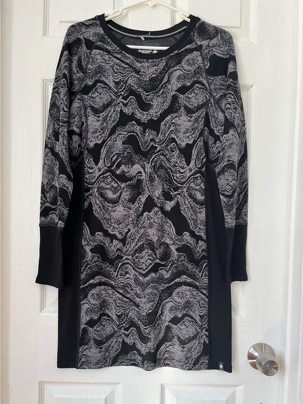 Smartwool Merino Sport 250 Dress Black Geode Pattern Long Sleeve Size Small